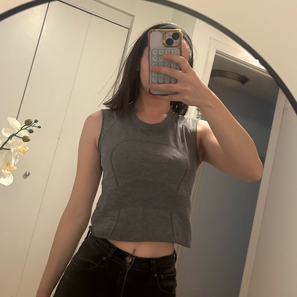 Lululemon Women’s Blue Muscle Crop Top Tank